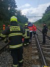Muže smetl vlak, srážku přežil. Mezi Brnem a Kuřimí spoje čtvrt hodiny nejezdily