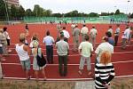 Opravený atletický stadion mají od středy k dispozici vojáci Univerzity obrany v kasárnách Jana Babáka.