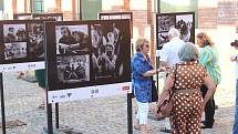 Zahájení výstavy ke stoletému výročí založení Asociace českých kameramanů u brněnské Galerie Vaňkovka.