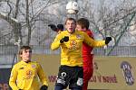 Fotbalisté brněnské Zbrojovky (v červeném) zdolali 1. FC Slovácko 2:0.