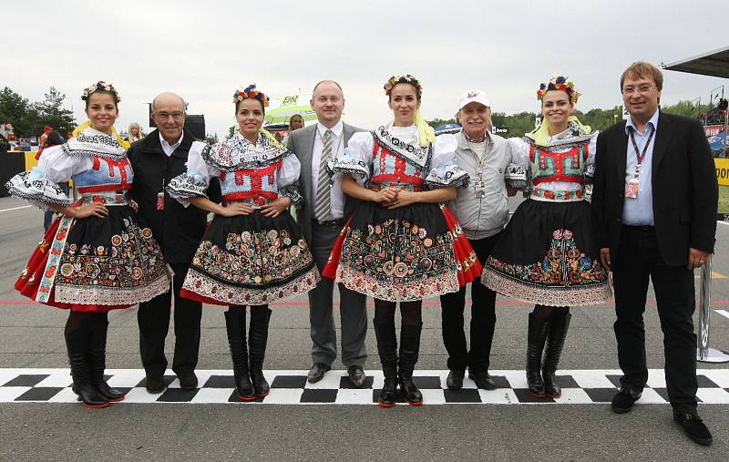 Velká cena silničních motocyklů na Masarykově okruhu v Brně (neděle).