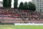 Ve Wedos Areně fotbalistům Zbrojovky proti pražské Spartě fandil maximální možný počet dvou a půl tisíc diváků.