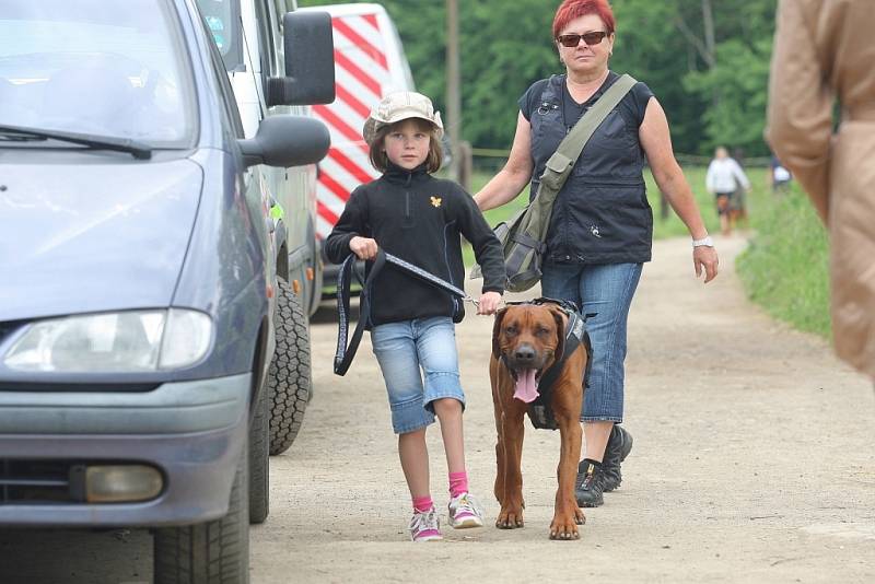 V České republice canicross provozuje asi dvě stě až tři sta lidí. Řada z nich v sobotu zavítala do Ořešína.