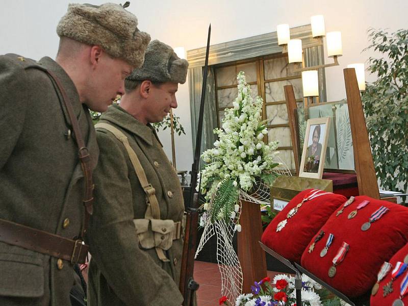 V brněnském krematoriu se uskutečnilo poslední rozloučení s plukovnicí ve výslužbě Marií Ljalkovou Lastoveckou, veteránkou druhé světové války.
