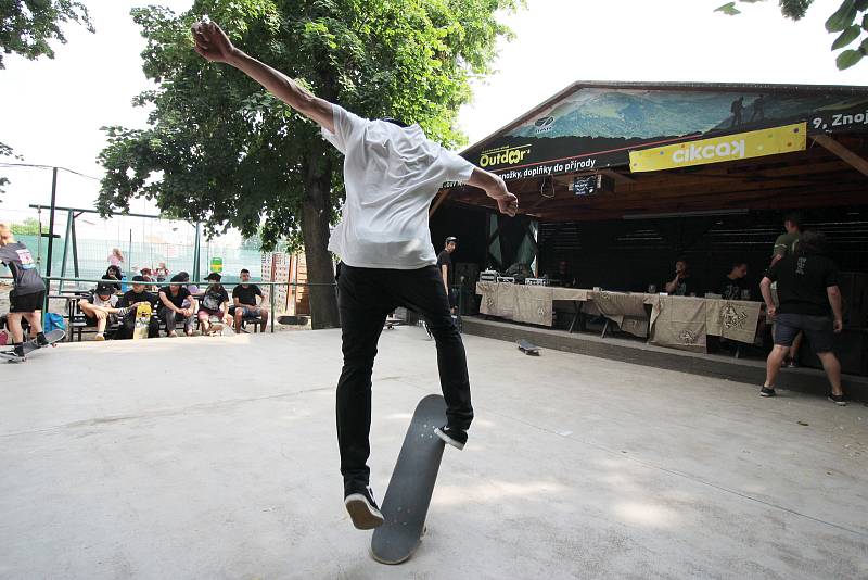 Sedmý ročník Statek Skate Contestu přilákal v sobotu na známou znojemskou pivní zahrádku Na Statku dvě desítky borců, kteří za doprovodu hudby předváděli show.