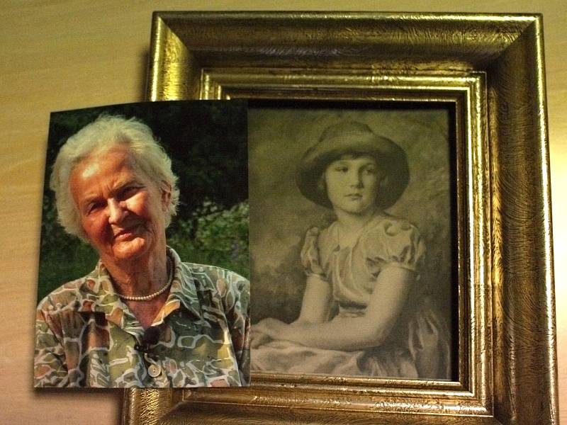 Snímek portrétu zhruba devítileté Susanne Stiassni, dcery zakladatelů slavné brněnské vily, se ukrýval za dívčinou starší fotografií. 