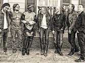 Robert Plant se skupinou The Sensational Space Shifters.