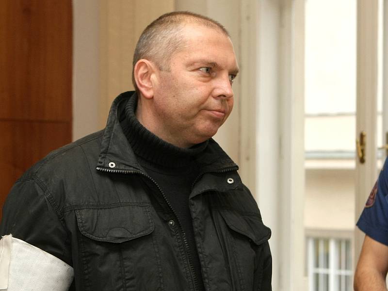 Miloš Almásy u soudu v Brně.