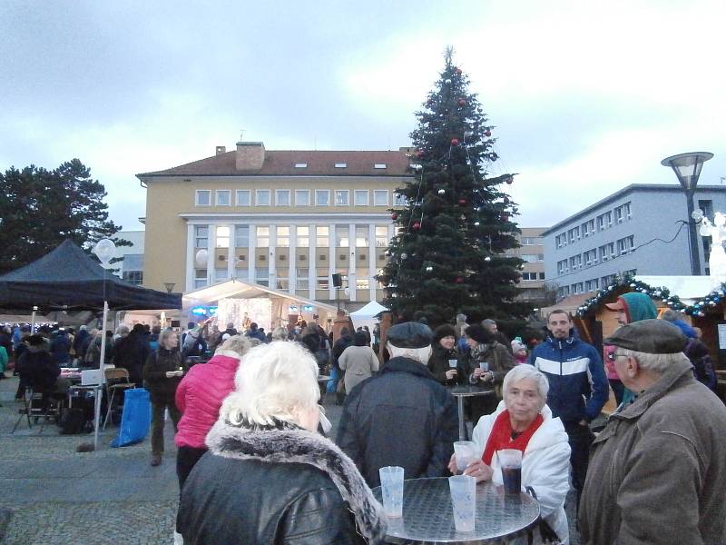 Vánoční strom 2019 na náměstí v Blansku.