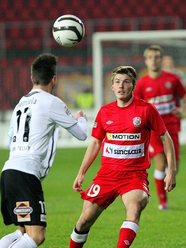 Zbrojovka Brno (v červeném) versus Plzeň. 