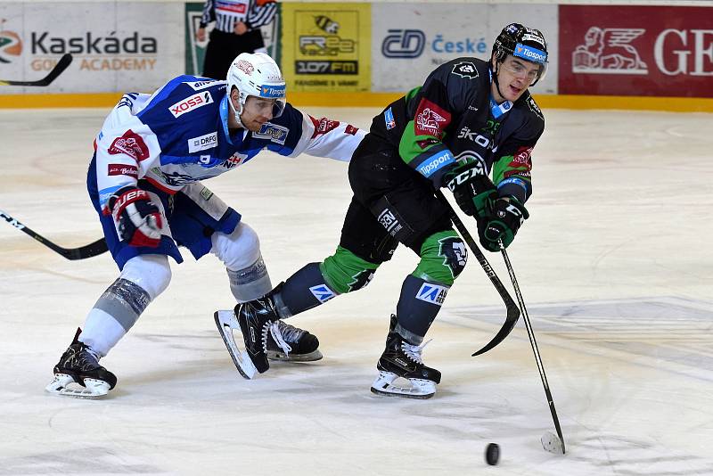 Hokejisté Komety Brno (v bílém) podlehli Mladé Boleslavi 0:2.