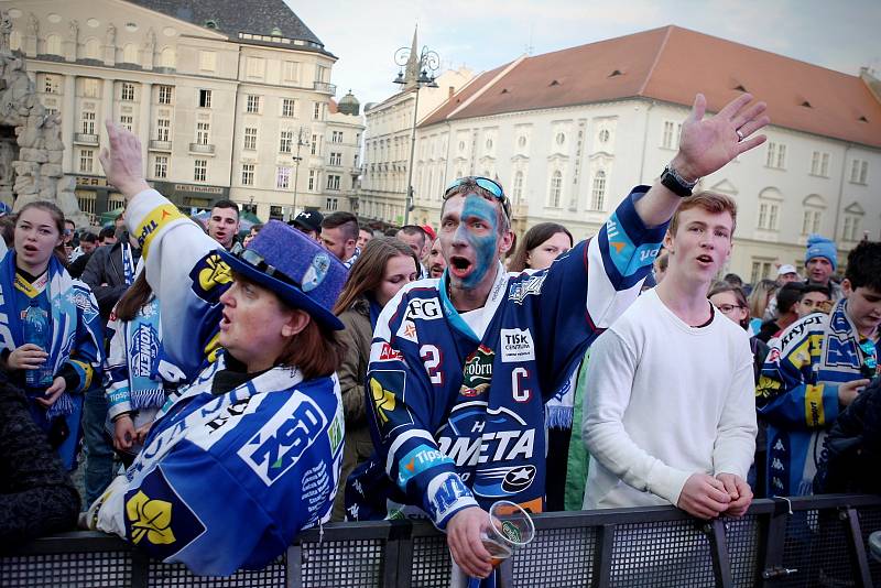 Brněnští fanoušci přišli podpořit Kometu na Zelný trh.