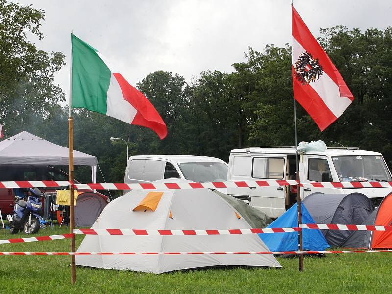 Přípravy v kempech i v paddocku na motocyklovou Velkou cenu České republiky na brněnském Masarykově okruhu.