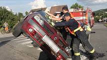 Dvěma zraněními skončila ve čtvrtek večer havárie dvou osobních automobilů v brněnské Bystrci.