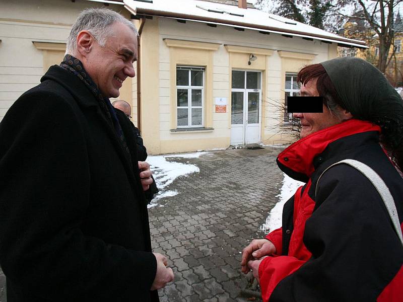 Žena, která skrývala pětiletou dceru, se setkala s náměstkem brněnského primátora Danielem Rychnovským.