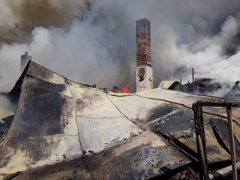 Škoda po požáru chaty v Bílovicích nad Svitavou je asi milion korun