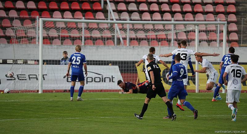 FORTUNA:NÁRODNÍ LIGA: Vyšehrad - Líšeň (bílé dresy) 1:1.