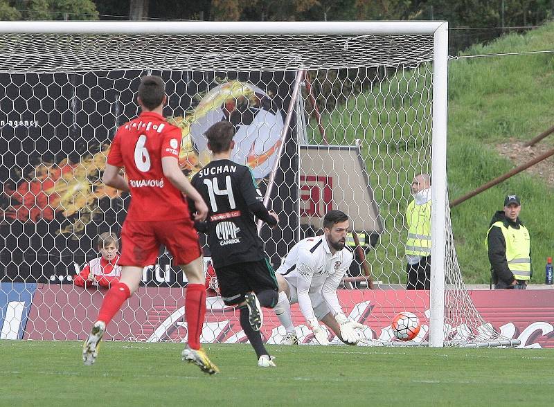 Brněnská Zbrojovka ve 26. kole nejvyšší fotbalové ligy před domácími fanoušky porazila Příbram 2:0.