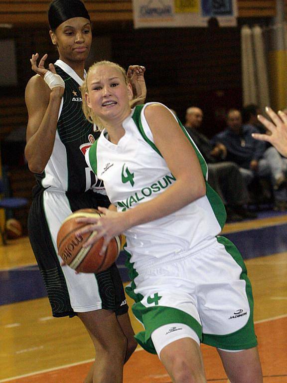 Brněnské basketbalové derby ovládlo Frisco.