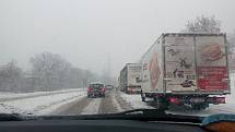 Jihomoravské silnice zasypal sníh. Situace do Rosic na Popuvky/najezd na dalnici