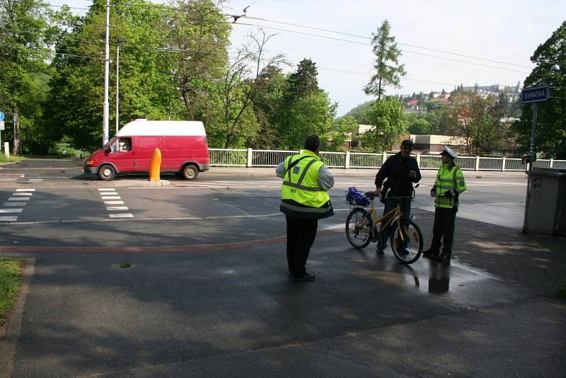 Policisté oslovili v Brně sto dvacet chodců a také dvacet cyklistů