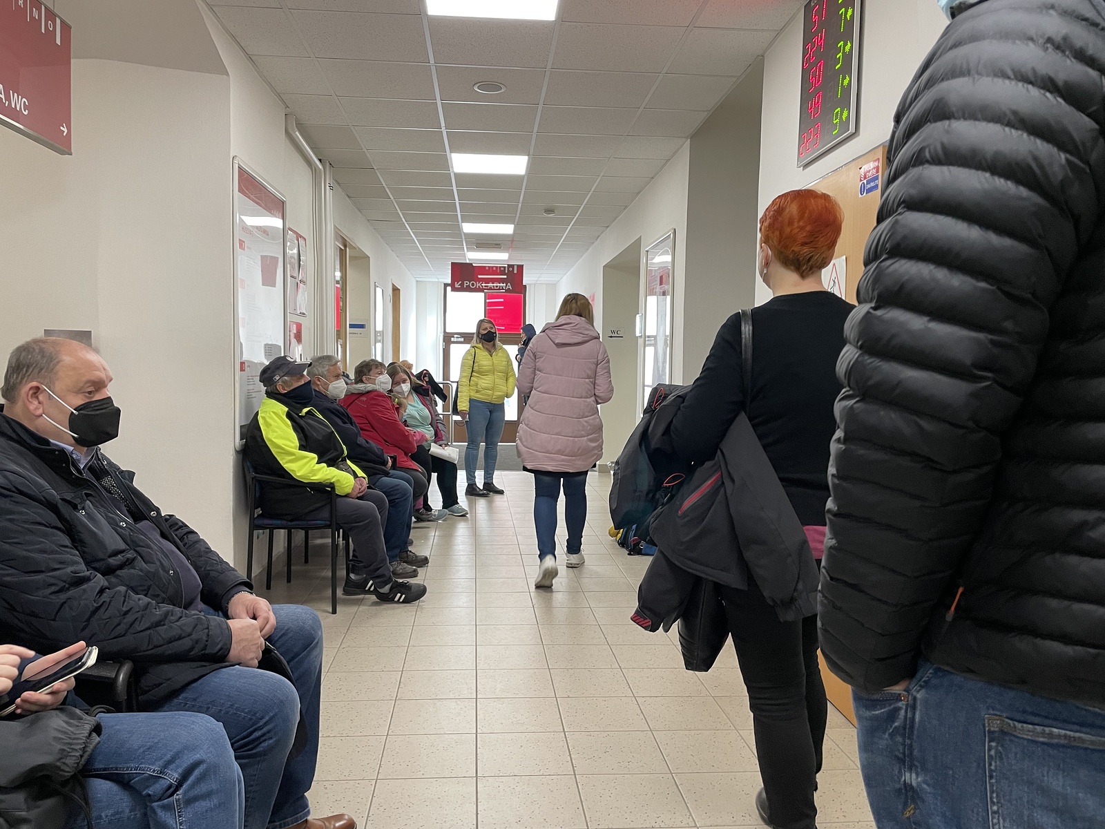 Obří fronty na magistrátu v Brně: hodiny čekání na pas i kvůli válce na  Ukrajině - Brněnský deník