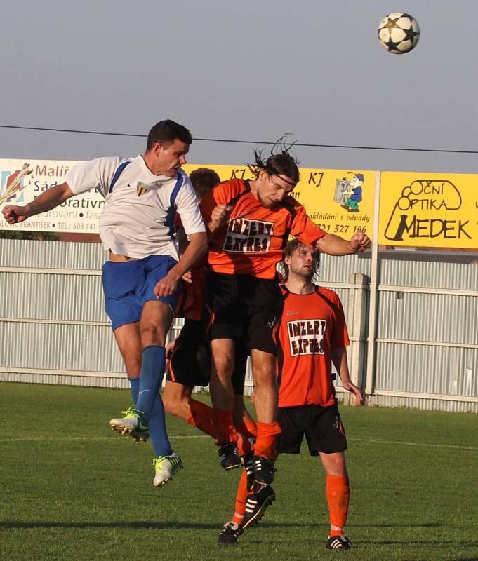 V úmorném vedru porazily Tasovice IE Znojmo 2:0.