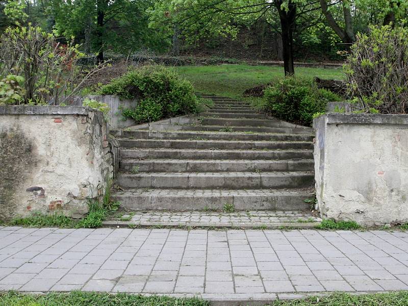 Hřbitov ve Fryčajově ulici v Obřanech zrušili v roce 1961. Ostatky skončily na jiných hřbitovech.