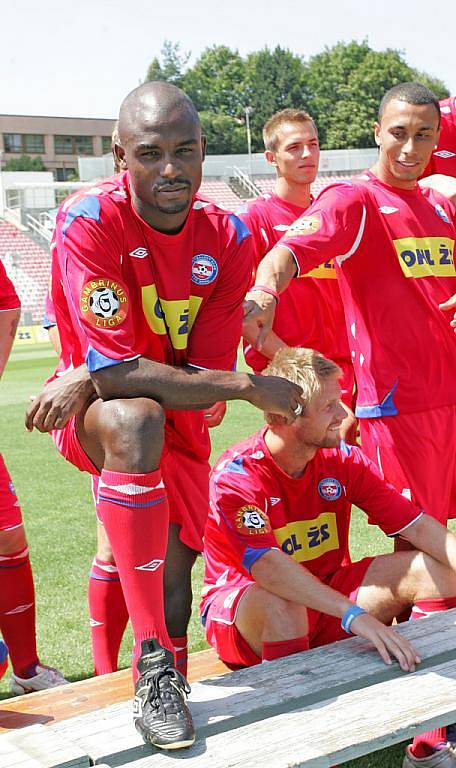 Nové dresy fotbalistů 1. FC Brno.