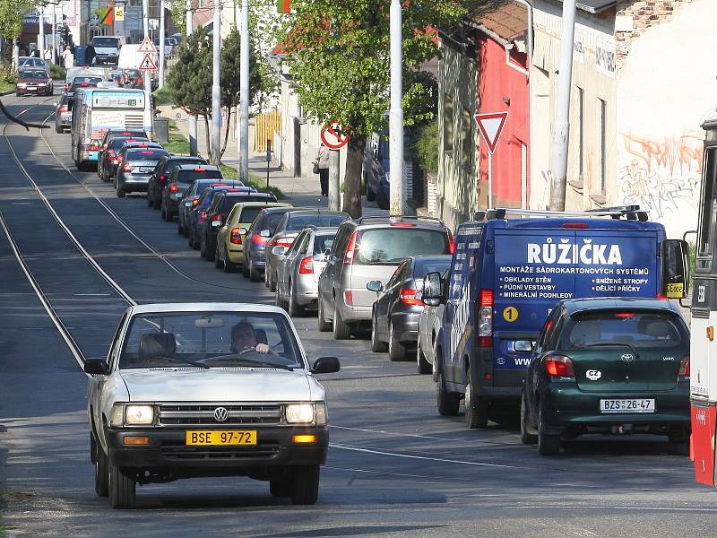 Až desítky minut zpoždění nabíraly tramvaje a autobusy v brněnských Vinohradech a Židenicích.