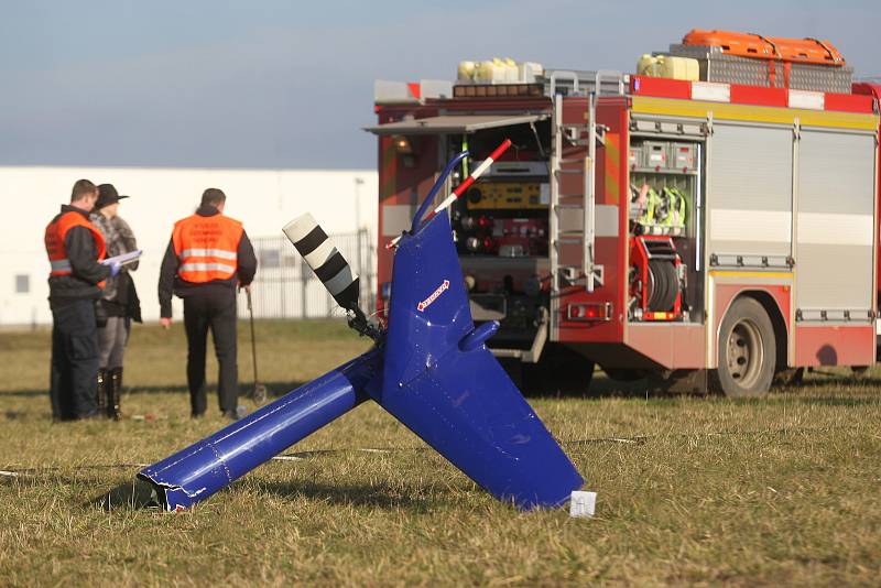 U brněnského letiště v Tuřanech havaroval lehký vrtulník.