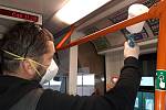 Ochranný nástřik ve dvou brněnských tramvajích ochrání cestující před nakažením se infekčních nemocí.