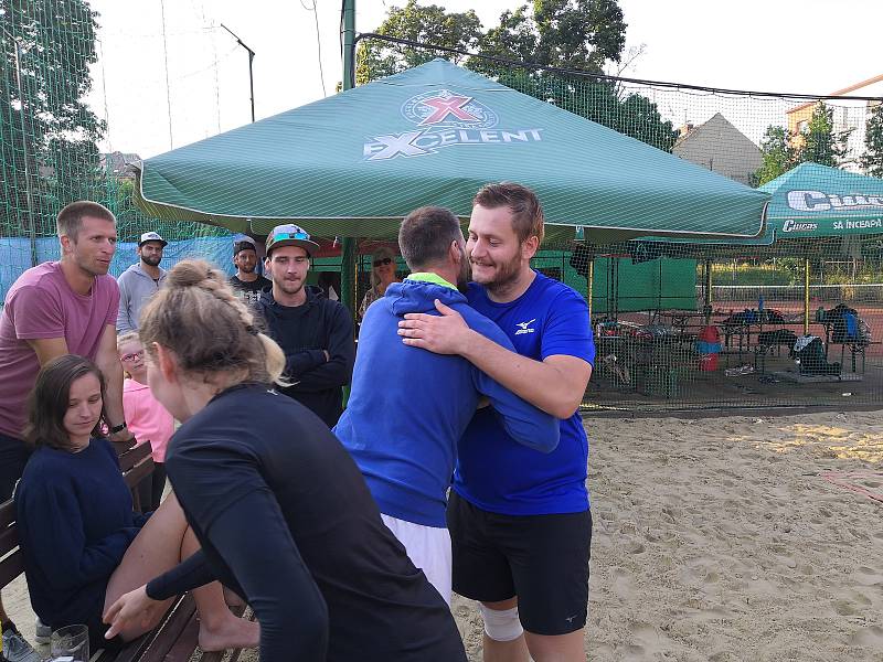 Memoriál Marka Těšíka v beachvolejbale ovládli Radek Štěpán a Bořivoj Hojgr.