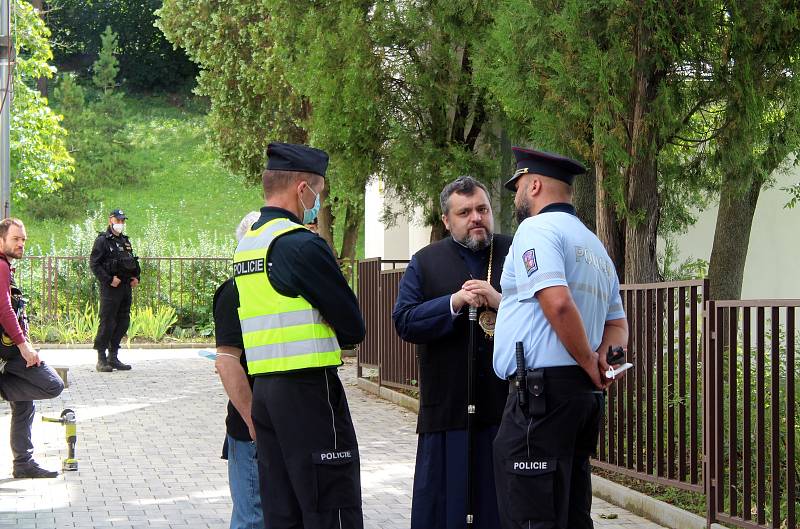 Jozef Fejsak se zamknul v kostele na několik hodin.