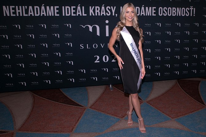 Novináři si na tiskové konferenci zvolili z finalistek Miss Slovensko svou Miss Press. Na snímku vítězka Daniela Vojtasová z Dolného Kubína