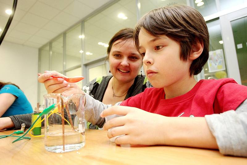 Vida centrum oslavilo první narozeniny. Děti se seznámily s vědou zábavnou formou.