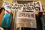 Protest proti rezidenci Erasmus.