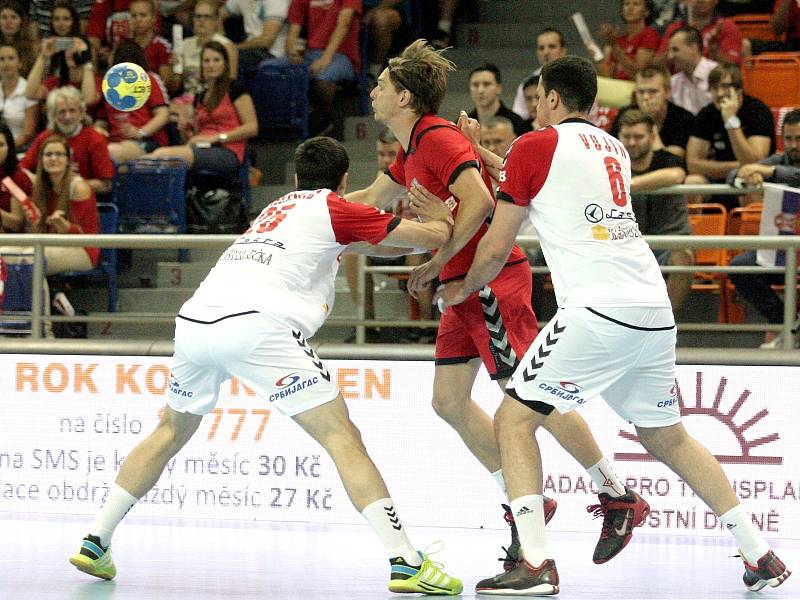 Čeští házenkáři v odvetě play off o postup na mistrovství světa porazili Srbsko 33:21 a postoupili na závěrečný turnaj. 