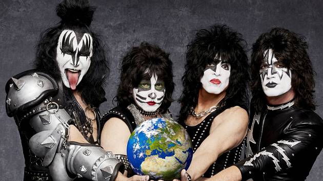 Současná sestava věhlasné rockové kapely Kiss: Gene Simmons, Eric Singer, Paul Stanley a Tommy Thayer.