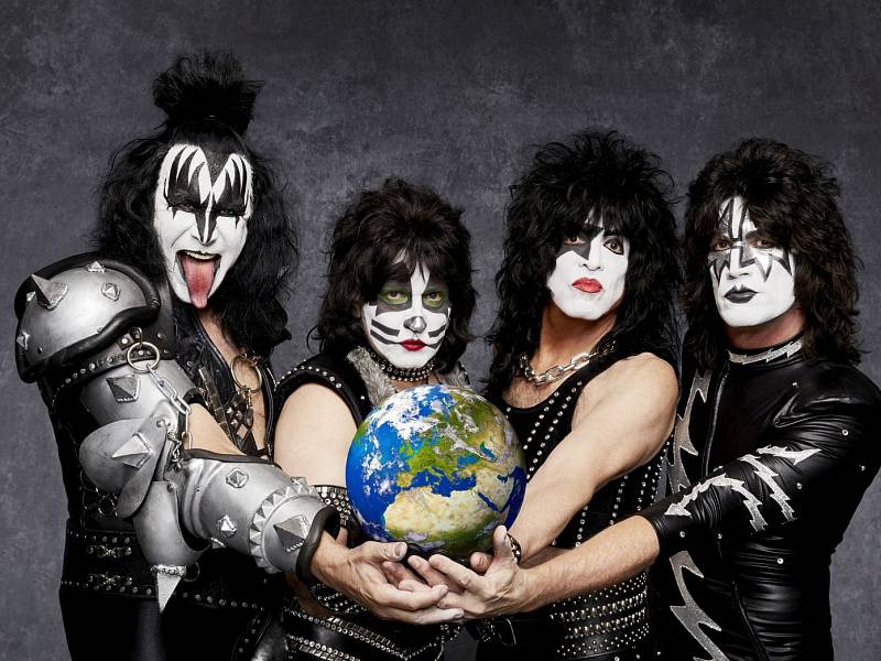 Současná sestava věhlasné rockové kapely Kiss: Gene Simmons, Eric Singer, Paul Stanley a Tommy Thayer.