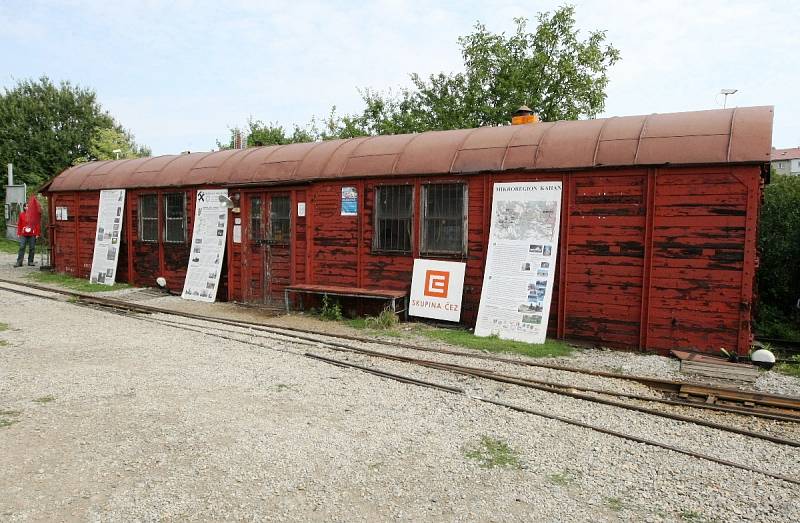 Mezi Zbýšovem a Babicemi u Rosic projížděl historický vlak.