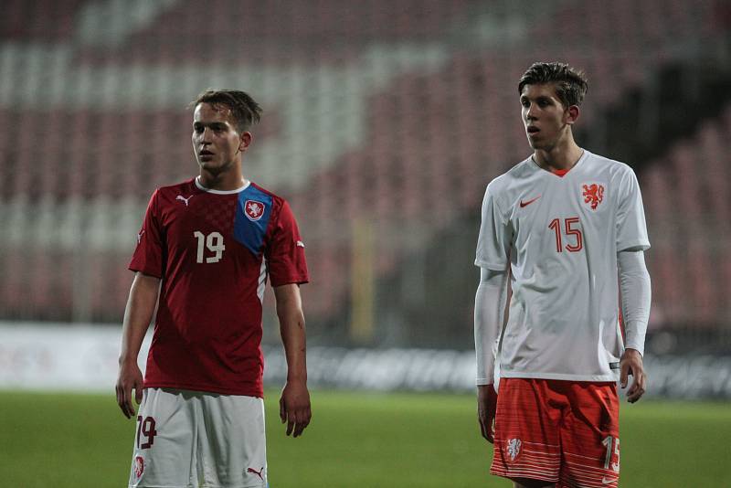 O výhru přišli podobným způsobem jako před pár dny. Česká reprezentace do dvaceti let remizovala v přátelském utkání v Brně se stejně starými Nizozemci 2:2, když vyrovnávací branku dostala až v nastavení.