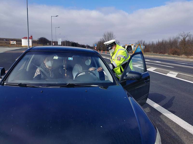 Policejní kontrola u Pasohlávek na Brněnsku mezi okresem Břeclav a Brno venkov.