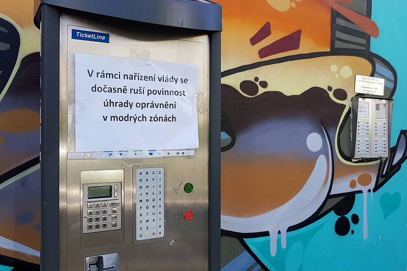 25.3.2020 - ulice Pellicova modrá zóna - platební automat