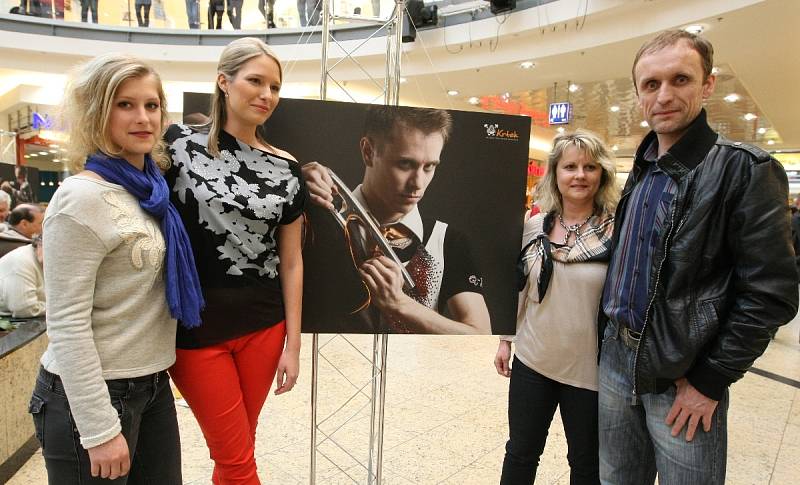 Biker Jaroslav Kulhavý, pětibojař David Svoboda nebo brněnský rodák a v současné době nejúspěšnější český krasobruslař Michal Březina. Ti a mnozí další sportovci bojují proti rakovině.