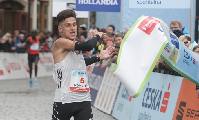 Jiří Homoláč je dlouhodobou českou jedničku v půlmaratonu a jeden z nejlepších v maratonu.
