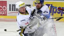 HC Kometa Brno (v modrém) vs. Rytíři Kladno.