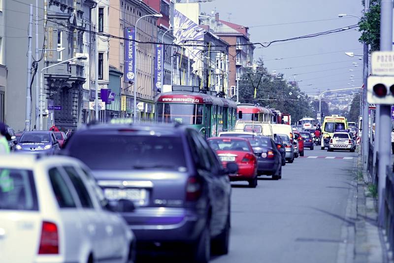 Dopravní nehoda zablokovala provoz tramvají v Lidické ulici v Brně.