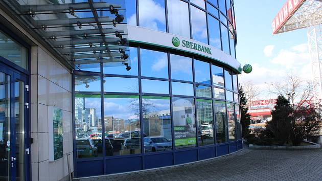Pobočky banky Sberbank jsou v Brně zavřené.