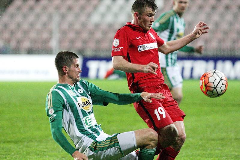 Brněnští fotbalisté (v červeném) zdolali na domácí půdě Bohemians 2:1.